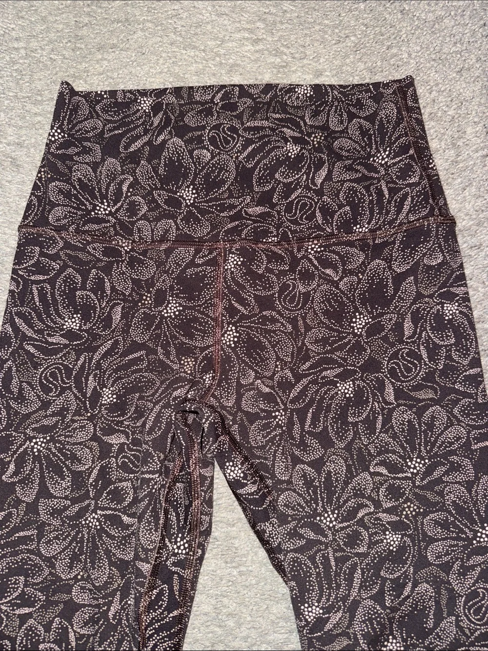 lululemon athletica Black Top with Light Pink Dot Floral Print - Picture 2 of 4